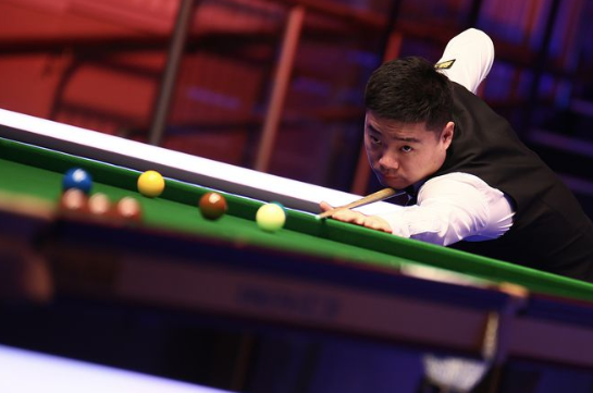 欧洲大师赛丁俊晖5-0横扫袁思俊 获新赛季开门红 欧洲大师赛丁俊晖5-0横扫袁思俊 获新赛季开门红