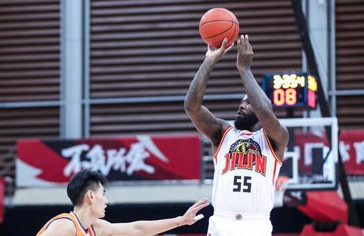 CBA-吉林102-101险胜上海 琼斯55分 弗雷戴特空砍31分