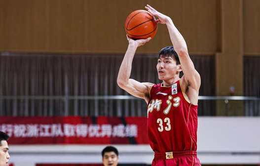 CBA-浙江96-86逆转广州迎5连胜 兰兹博格36+11陆文博21+4飙5三分