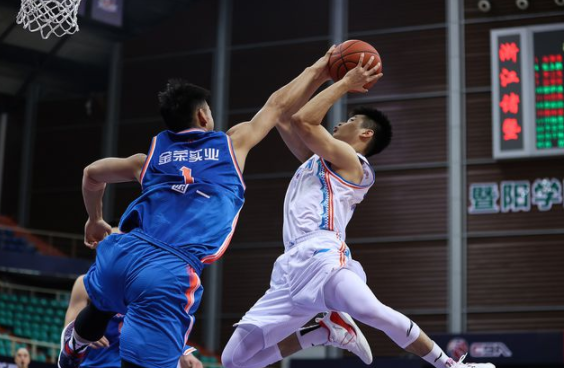 CBA-四川101-80大胜福建 韩硕14+9+11陈林坚空砍28分