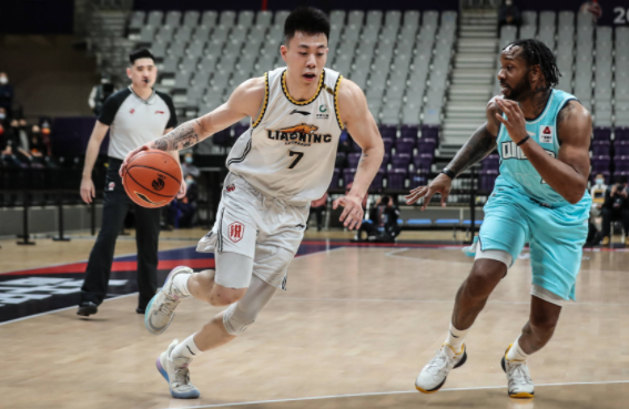 CBA-辽宁104-90力克深圳取三连胜  张镇麟砍25分郭艾伦缺阵