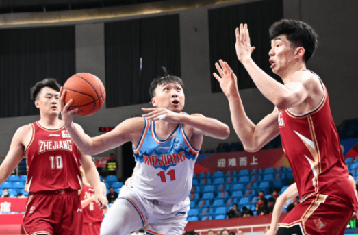 CBA-新疆94-63大胜江苏斩获两连胜 齐麟三分6中6砍20+8