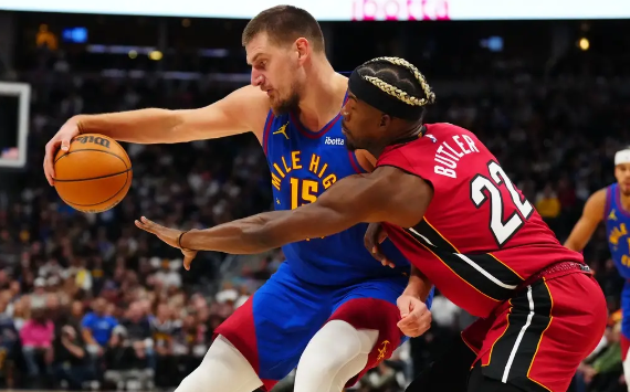 约基奇13中11砍30+11+14 穆雷复出28+6 希罗24+7+11 掘金灭火