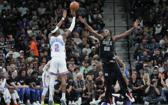 文班缺阵 巴恩斯20+8 亚历山大32+7 马刺击败雷霆