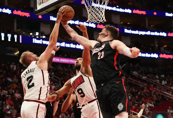 西蒙斯24分&末节15分 克林根19板 申京22+5 开拓者复仇火箭