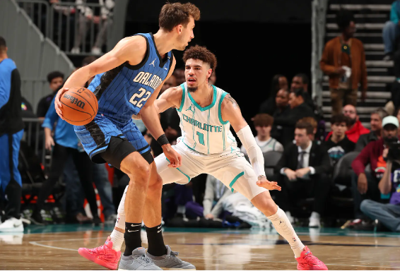 小瓦格纳21+7&末节6中6 鲍尔空砍44+9+7 魔术逆转黄蜂迎3连胜