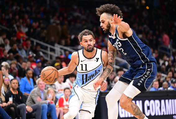 欧文32+7+6&末节16分 克莱东契奇缺阵 独行侠4人20+击败老鹰