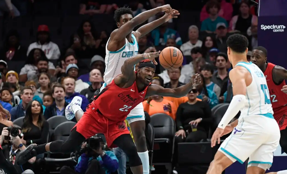 希罗27+8 邓罗22分 鲍尔32+10+7 热火险胜送黄蜂3连败