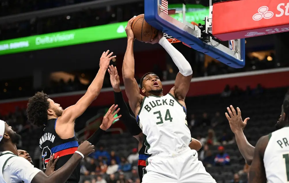 字母哥28+7+8 利拉德27+5 雄鹿22记三分轻取活塞迎7连胜