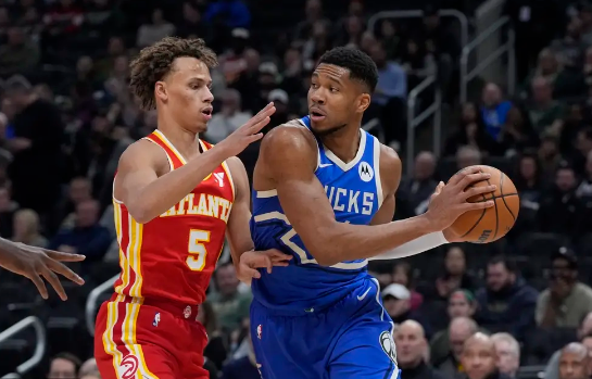 杰伦-约翰逊23+13 字母31+11 利拉德25分 老鹰终结雄鹿7连胜 杰伦-约翰逊23+13 字母31+11 利拉德25分 老鹰终结雄鹿7连胜