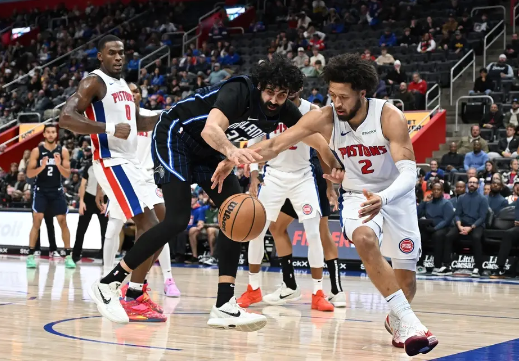 艾维22分&伤退 CC19+8+9 萨格斯24分 波普21分 活塞力克魔术 艾维22分&伤退 CC19+8+9 萨格斯24分 波普21分 活塞力克魔术