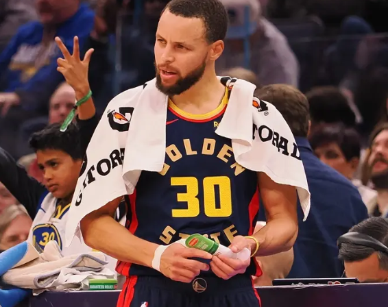 库里21+7 波斯特20分 拉文24分 勇士7人上双大胜公牛