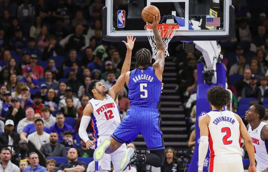 小瓦格纳末节25分 班凯罗32+9+7 CC35+5+11 魔术力克活塞