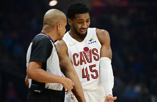 加兰22+5+7 米切尔21+6 康宁汉姆26中9 骑士轻取活塞止3连败