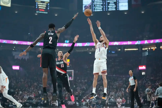 卡马拉18+10布克空砍37分 开拓者127-108战胜太阳