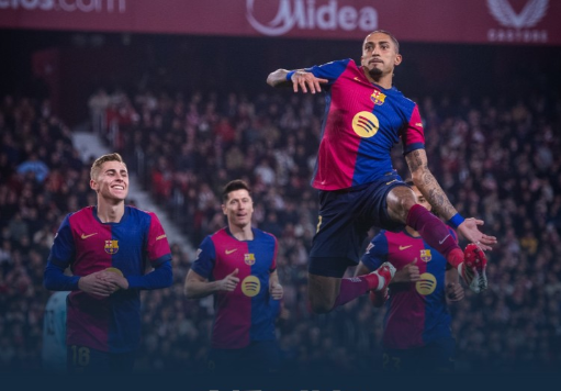 西甲-十人巴萨4-1塞维利亚，拉菲世界波，费尔明破门+染红