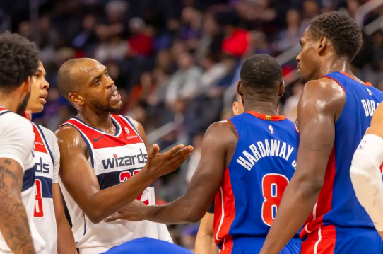 康宁汉姆27+8+10 普尔15+5 活塞6人上双轻取奇才