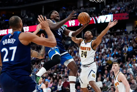 爱德华兹29分 约基奇34+8 森林狼20分大胜掘金