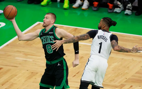 波尔津吉斯25+13拉塞尔18分 双探花缺阵绿军104-96胜篮网