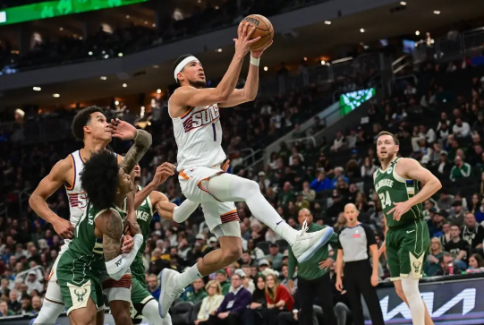 字母哥37+6+11 布克39+11 KD&利拉德缺战 雄鹿送太阳4连败