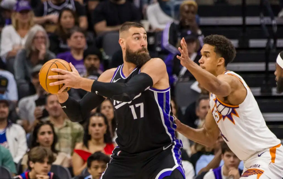 萨博尼斯20+12 拉文16分 阿伦20+5 国王击败太阳锁定西部第九