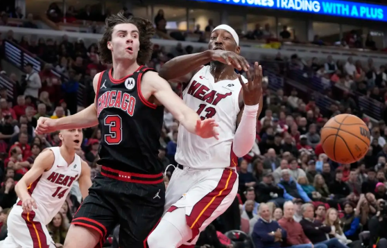 附加赛-希罗38+5 维金斯20+9 吉迪25+10 热火淘汰公牛 附加赛-希罗38+5 维金斯20+9 吉迪25+10 热火淘汰公牛