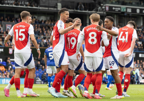 英超-十人伊镇0-4惨负阿森纳 戳萨双响，恩瓦内里破门