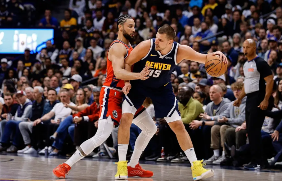 小卡超神19中15爆砍39分!哈登18+7 约基奇三双 快船扳平掘金 小卡超神19中15爆砍39分!哈登18+7 约基奇三双 快船扳平掘金