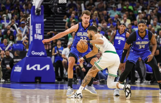 小瓦格纳32+7+8 班凯罗29+6 塔图姆36+9 魔术险胜绿军追至1-2 小瓦格纳32+7+8 班凯罗29+6 塔图姆36+9 魔术险胜绿军追至1-2